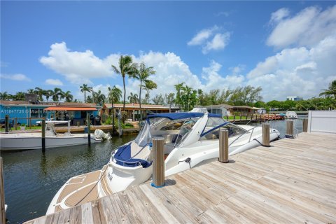 Casa en alquiler en Dania Beach, Florida, 2 dormitorios, 156.45 m2 № 2054789 - foto 4