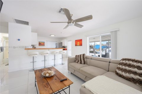 Casa en alquiler en Dania Beach, Florida, 2 dormitorios, 156.45 m2 № 2054789 - foto 13