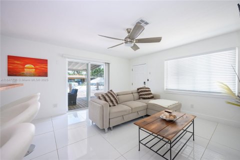 Casa en alquiler en Dania Beach, Florida, 2 dormitorios, 156.45 m2 № 2054789 - foto 12