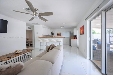 Casa en alquiler en Dania Beach, Florida, 2 dormitorios, 156.45 m2 № 2054789 - foto 10