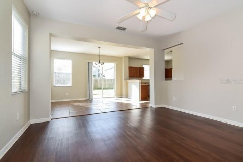 Villa ou maison à louer à Land O' Lakes, Floride: 3 chambres, 143.26 m2 № 1918116 - photo 2