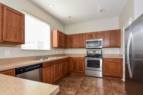 Villa ou maison à louer à Land O' Lakes, Floride: 3 chambres, 143.26 m2 № 1918116 - photo 6