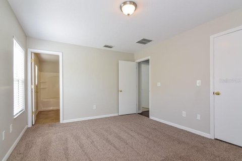 Villa ou maison à louer à Land O' Lakes, Floride: 3 chambres, 143.26 m2 № 1918116 - photo 9