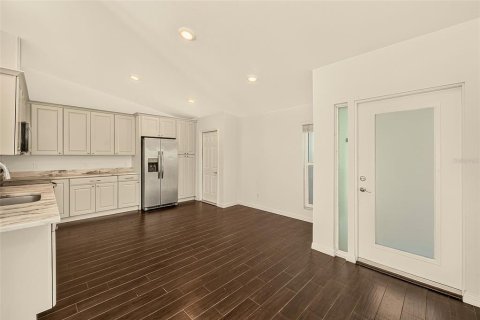 Villa ou maison à vendre à Largo, Floride: 2 chambres, 125.98 m2 № 2416295 - photo 9
