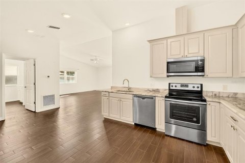 Villa ou maison à vendre à Largo, Floride: 2 chambres, 125.98 m2 № 2416295 - photo 6