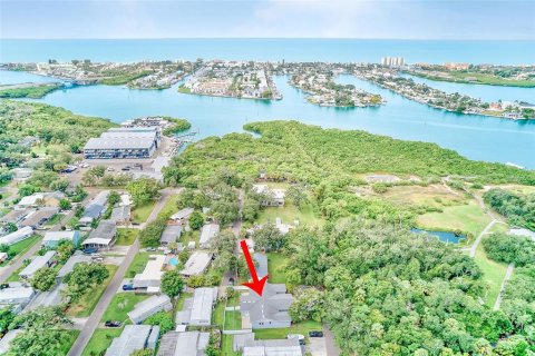 Villa ou maison à vendre à Largo, Floride: 2 chambres, 125.98 m2 № 2416295 - photo 4