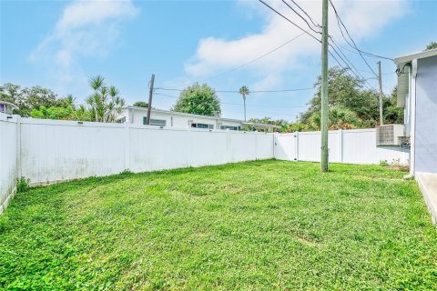 Villa ou maison à vendre à Largo, Floride: 2 chambres, 125.98 m2 № 2416295 - photo 29