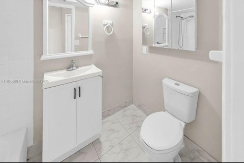 Condominio en venta en Miami, Florida, 38.09 m2 № 1794596 - foto 9