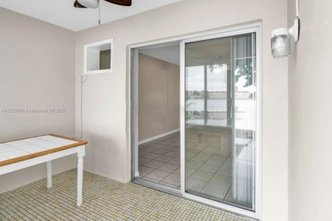 Condominio en venta en Miami, Florida, 38.09 m2 № 1794596 - foto 3