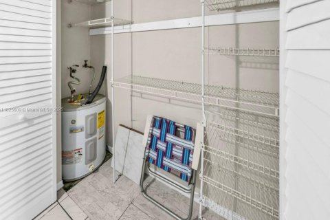 Condominio en venta en Miami, Florida, 38.09 m2 № 1794596 - foto 6