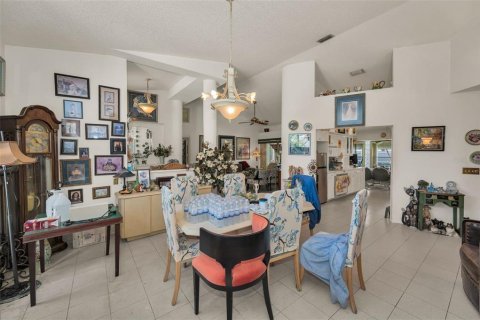 Casa en venta en Palm Harbor, Florida, 5 dormitorios, 299.8 m2 № 1907714 - foto 7