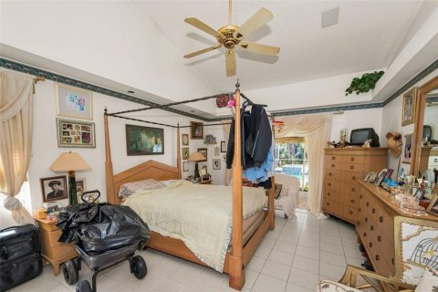 House in Palm Harbor, Florida 5 bedrooms, 299.8 sq.m. № 1907714 - photo 20