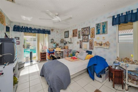 House in Palm Harbor, Florida 5 bedrooms, 299.8 sq.m. № 1907714 - photo 23