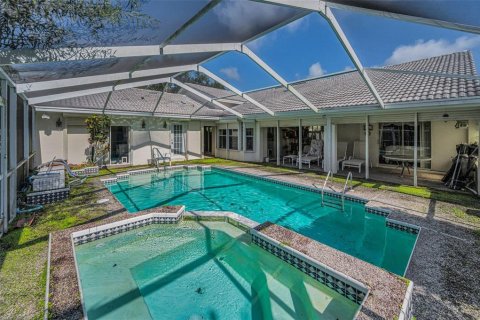 House in Palm Harbor, Florida 5 bedrooms, 299.8 sq.m. № 1907714 - photo 2