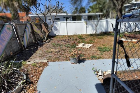 Propiedad comercial en venta en Indian Rocks Beach, Florida, 4 dormitorios, 148.64 m2 № 1530041 - foto 3