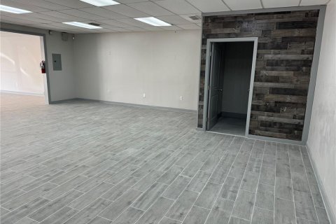 Commercial property in Tampa, Florida 273.41 sq.m. № 1105294 - photo 6
