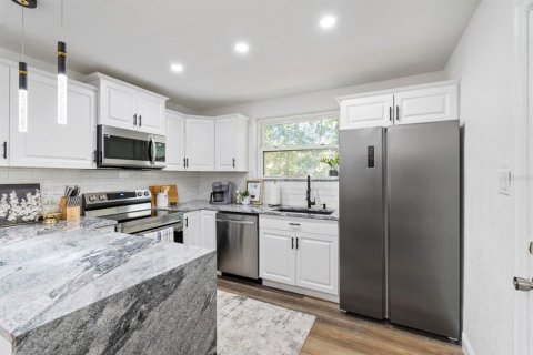 Снять в аренду виллу или дом в Тампа, Флорида 5 комнат, 94.76м2, № 2229277 - фото 20