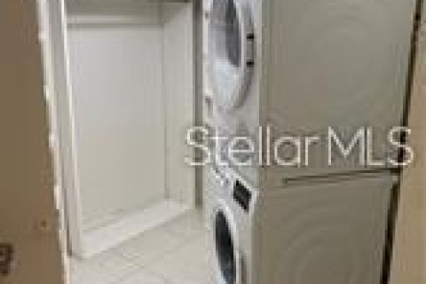 Condominio en alquiler en Sarasota, Florida, 2 dormitorios, 121.14 m2 № 1919873 - foto 12