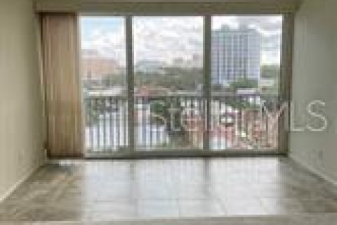 Condominio en alquiler en Sarasota, Florida, 2 dormitorios, 121.14 m2 № 1919873 - foto 4