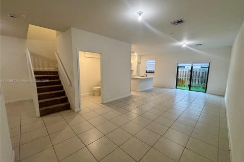 Touwnhouse à louer à Pembroke Pines, Floride: 3 chambres, 175.4 m2 № 1938701 - photo 5