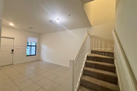 Touwnhouse à louer à Pembroke Pines, Floride: 3 chambres, 175.4 m2 № 1938701 - photo 8
