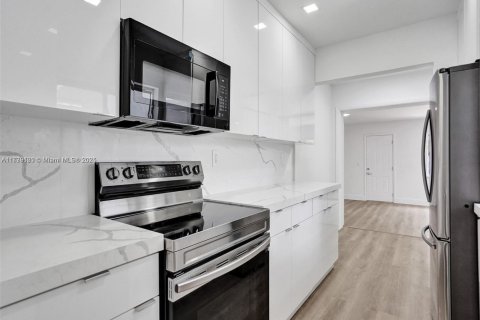 House in Fort Lauderdale, Florida 4 bedrooms, 188.96 sq.m. № 1695802 - photo 10