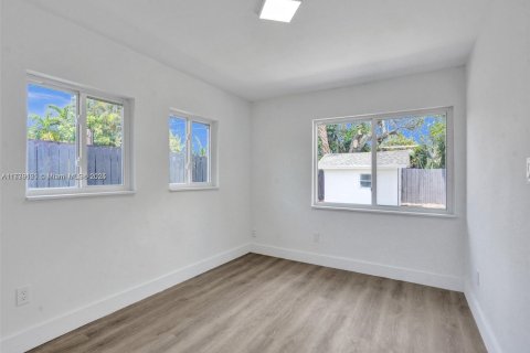 House in Fort Lauderdale, Florida 4 bedrooms, 188.96 sq.m. № 1695802 - photo 23