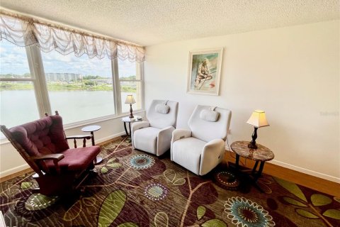 Copropriété à louer à Winter Haven, Floride: 2 chambres, 110.55 m2 № 2210618 - photo 11