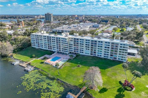 Copropriété à louer à Winter Haven, Floride: 2 chambres, 110.55 m2 № 2210618 - photo 2