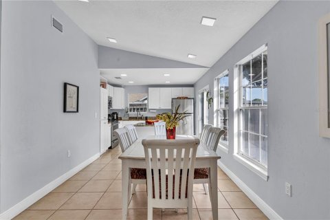 Casa en venta en Orlando, Florida, 4 dormitorios, 140.28 m2 № 2231880 - foto 12