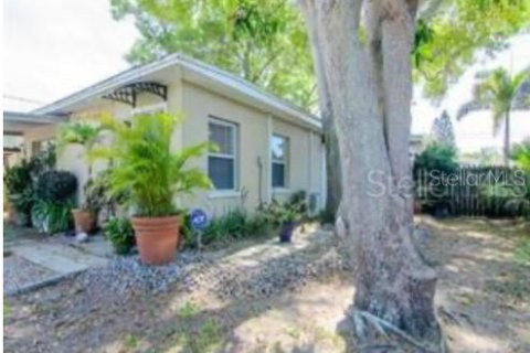 Commercial property in Gulfport, Florida 171.96 sq.m. № 1904619 - photo 4