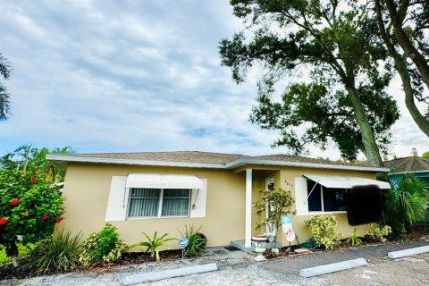 Commercial property in Gulfport, Florida 171.96 sq.m. № 1904619 - photo 1