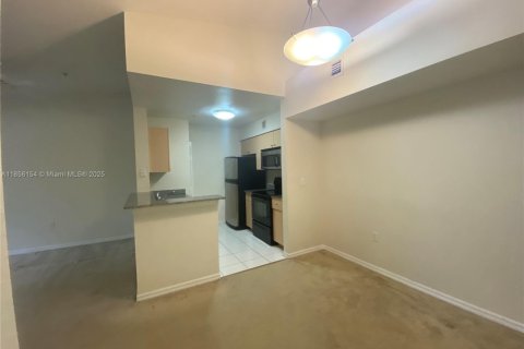 Condominio en alquiler en Miramar, Florida, 1 dormitorio, 74.32 m2 № 1880132 - foto 8