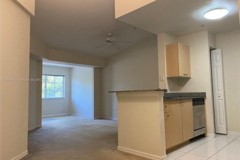Condominio en alquiler en Miramar, Florida, 1 dormitorio, 74.32 m2 № 1880132 - foto 1