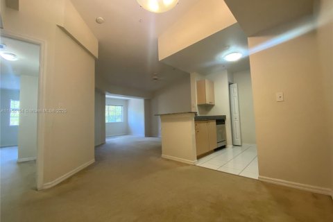 Condominio en alquiler en Miramar, Florida, 1 dormitorio, 74.32 m2 № 1880132 - foto 2