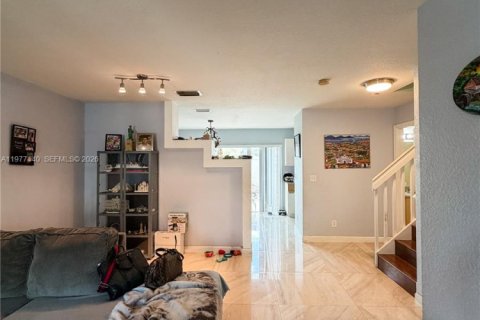 Adosado en venta en Miramar, Florida, 3 dormitorios, 129.13 m2 № 2168278 - foto 5