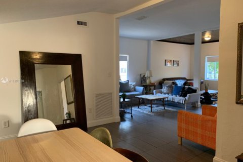 Купить коммерческую недвижимость в Майами, Флорида 150.5м2, № 2034675 - фото 19