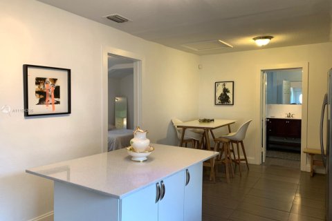 Купить коммерческую недвижимость в Майами, Флорида 150.5м2, № 2034675 - фото 16