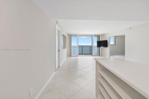 Condominio en venta en Jupiter, Florida, 2 dormitorios, 108.7 m2 № 1984979 - foto 12