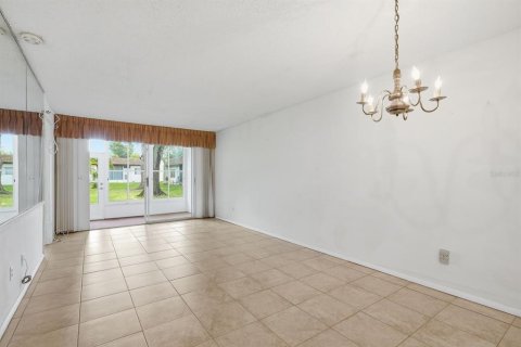 Condominio en venta en Palm Harbor, Florida, 2 dormitorios, 80.45 m2 № 2225736 - foto 6