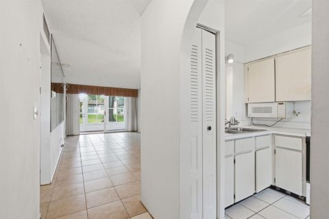 Condominio en venta en Palm Harbor, Florida, 2 dormitorios, 80.45 m2 № 2225736 - foto 5