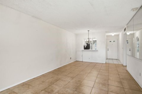 Condominio en venta en Palm Harbor, Florida, 2 dormitorios, 80.45 m2 № 2225736 - foto 9