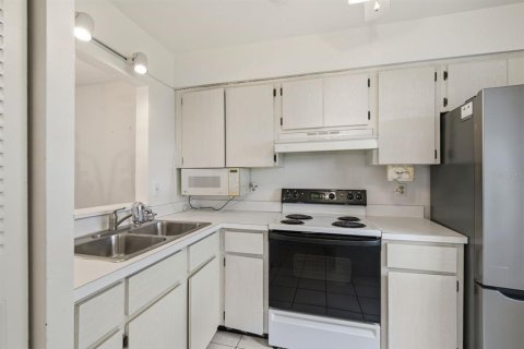 Condominio en venta en Palm Harbor, Florida, 2 dormitorios, 80.45 m2 № 2225736 - foto 11