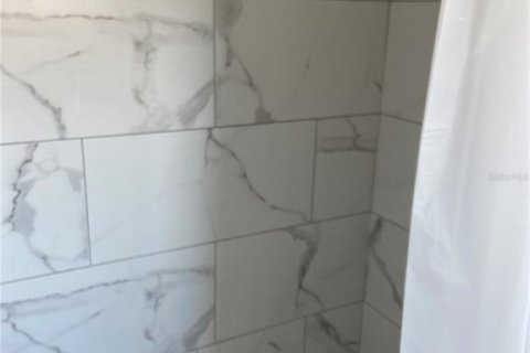 Снять в аренду квартиру в Сент-Питерсберг, Флорида 3 комнаты, 37.16м2, № 2142673 - фото 9