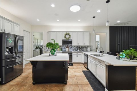 House in Hudson, Florida 4 bedrooms, 287.63 sq.m. № 1804052 - photo 20