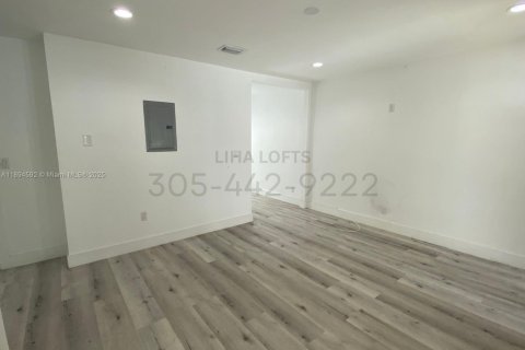 Apartamento en alquiler en Miami, Florida, 2 dormitorios, 92.9 m2 № 1947052 - foto 2
