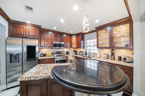 House in Tampa, Florida 3 bedrooms, 261.33 sq.m. № 1835245 - photo 11