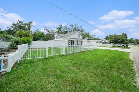 House in Tampa, Florida 3 bedrooms, 261.33 sq.m. № 1835245 - photo 4