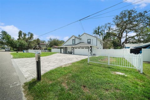 House in Tampa, Florida 3 bedrooms, 261.33 sq.m. № 1835245 - photo 29