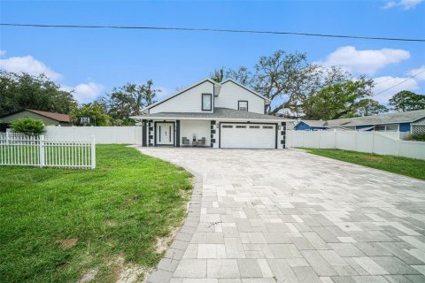 House in Tampa, Florida 3 bedrooms, 261.33 sq.m. № 1835245 - photo 2